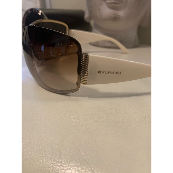 BVLGARI Sunglasses with case - Picture 3 of 5